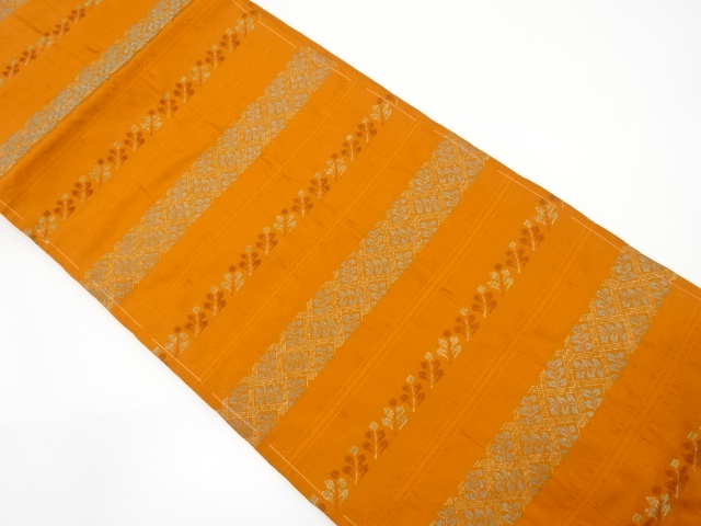 横段に藤模様織り出し名古屋帯